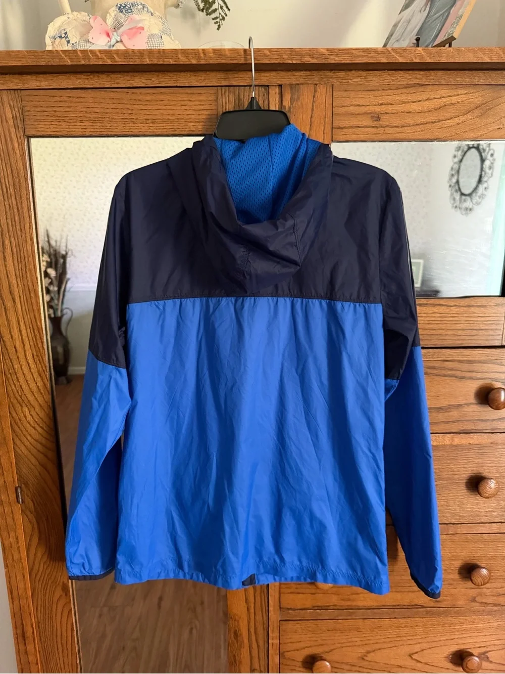 Under Armour Boys YXL (18-20) Lightweight Hooded Jacket